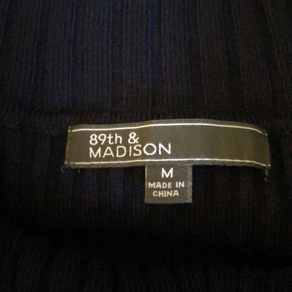 NWT off the shoulder navy sweater size M - Picture 5 of 7